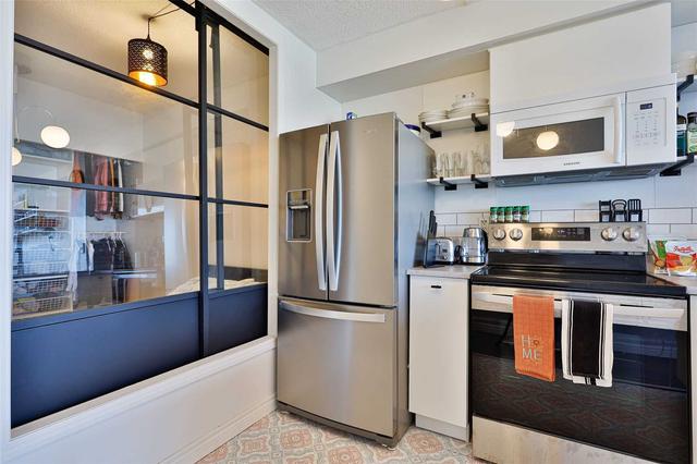 808 - 1600 Keele St, Condo with 1 bedrooms, 1 bathrooms and 1 parking in Toronto ON | Image 2