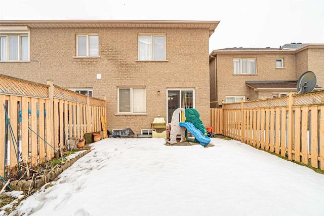 80 Kalahari Rd, House attached with 3 bedrooms, 2 bathrooms and 3 parking in Brampton ON | Image 17