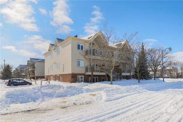 c - 170 Waterbridge Drive, Condo with 2 bedrooms, 1 bathrooms and 2 parking in Ottawa ON | Image 3