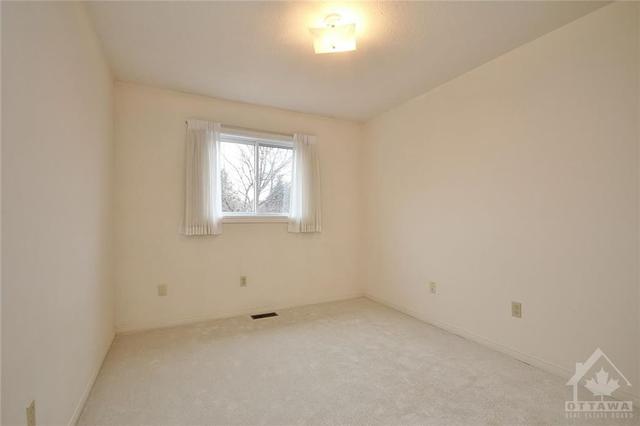 96 Southport Drive, Townhouse with 3 bedrooms, 3 bathrooms and 3 parking in Ottawa ON | Image 20