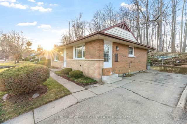 788 Union St, House detached with 3 bedrooms, 2 bathrooms and 3 parking in Kitchener ON | Image 24