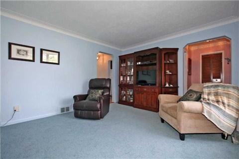 77 Miramar Cres, House detached with 3 bedrooms, 1 bathrooms and 4 parking in Toronto ON | Image 5