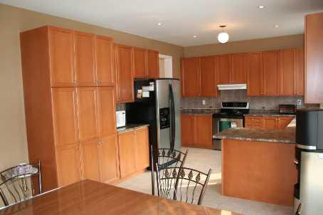 4 Emperor Dr, House detached with 4 bedrooms, 3 bathrooms and 4 parking in Brampton ON | Image 8
