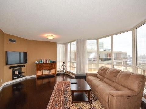 02 - 55 Kingsbridge Garden Circ, Condo with 2 bedrooms, 2 bathrooms and 2 parking in Mississauga ON | Image 3