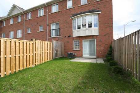 unit  7 - 250 Richvale Dr S, Townhouse with 3 bedrooms, 4 bathrooms and 1 parking in Brampton ON | Image 9