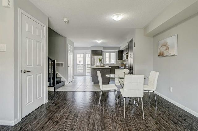 247 - 250 Sunny Meadow Blvd, Townhouse with 3 bedrooms, 3 bathrooms and 2 parking in Brampton ON | Image 4