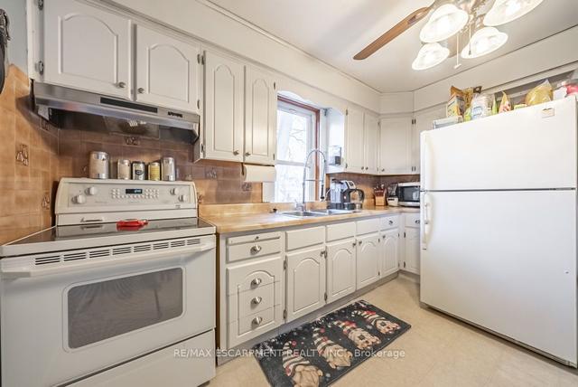 326 East 12th St, House detached with 3 bedrooms, 1 bathrooms and 4 parking in Hamilton ON | Image 39