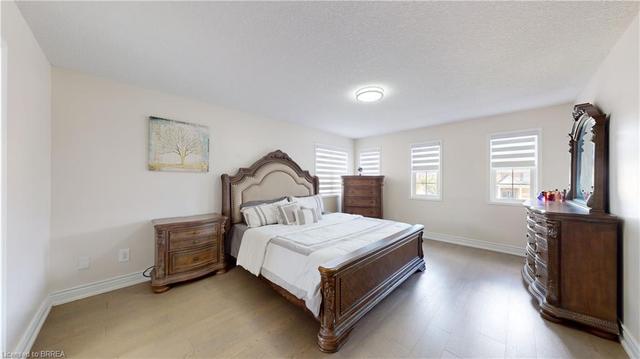2 Mathews Court, House detached with 4 bedrooms, 3 bathrooms and 6 parking in Brantford ON | Image 18
