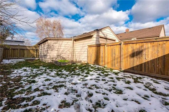 42 Barley Dr, House detached with 2 bedrooms, 1 bathrooms and 2 parking in St. Catharines ON | Image 20