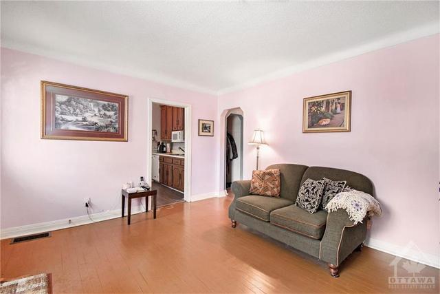 294 St Jacques Street, House detached with 3 bedrooms, 2 bathrooms and 4 parking in Ottawa ON | Image 6