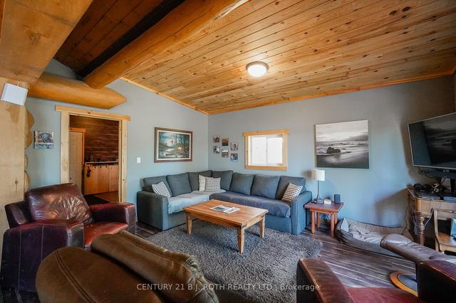 59 White Bear Crt, House detached with 4 bedrooms, 2 bathrooms and 12 parking in Temagami ON | Image 4