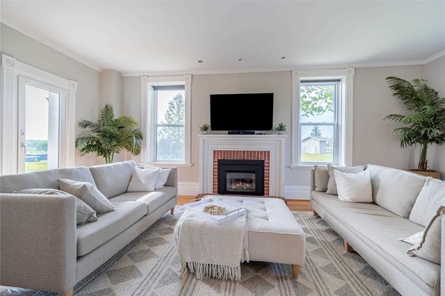 1786 Matchett Line, House detached with 4 bedrooms, 2 bathrooms and 21 parking in Otonabee South Monaghan ON | Image 4