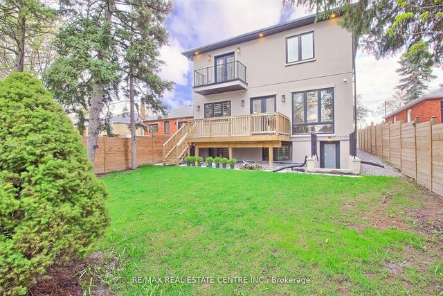 38 Compton Dr W, House detached with 4 bedrooms, 7 bathrooms and 6 parking in Toronto ON | Image 33