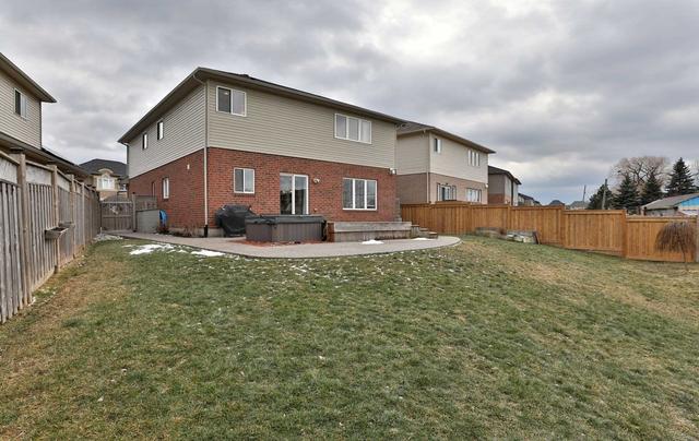 52 Bellroyal Cres, House detached with 4 bedrooms, 3 bathrooms and 4 parking in Hamilton ON | Image 28