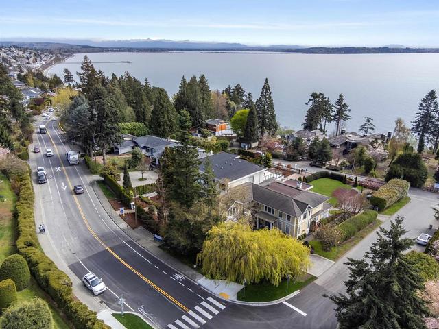 14008 Marine Drive, House detached with 5 bedrooms, 4 bathrooms and 7 parking in White Rock BC | Image 2