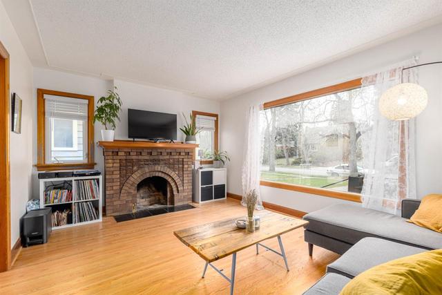 3206 Vercheres Street Sw, House detached with 3 bedrooms, 2 bathrooms and 1 parking in Calgary AB | Image 3
