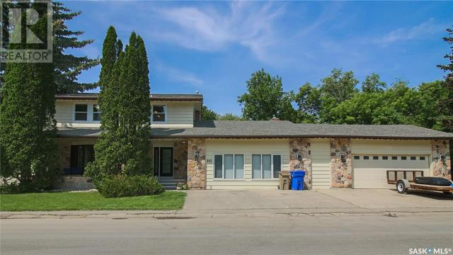 892 Mcniven Avenue, House detached with 5 bedrooms, 4 bathrooms and null parking in Regina SK | Image 1