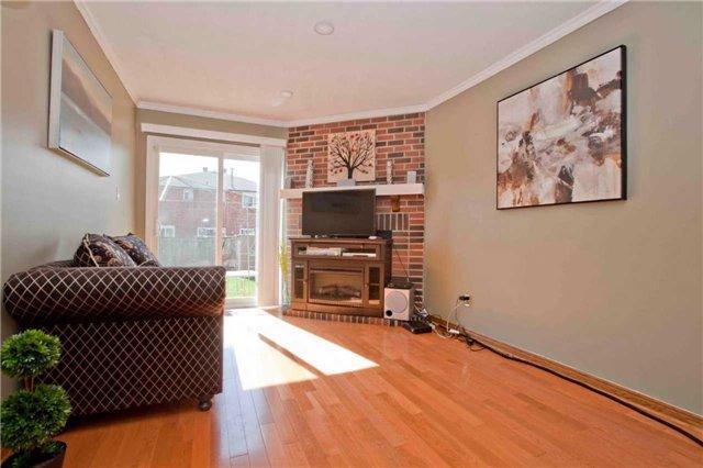 36 Halder Cres, House attached with 4 bedrooms, 4 bathrooms and 4 parking in Markham ON | Image 8