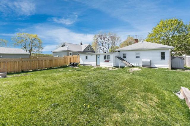 3829 Crossland Rd, House detached with 3 bedrooms, 1 bathrooms and 9 parking in Springwater ON | Image 9