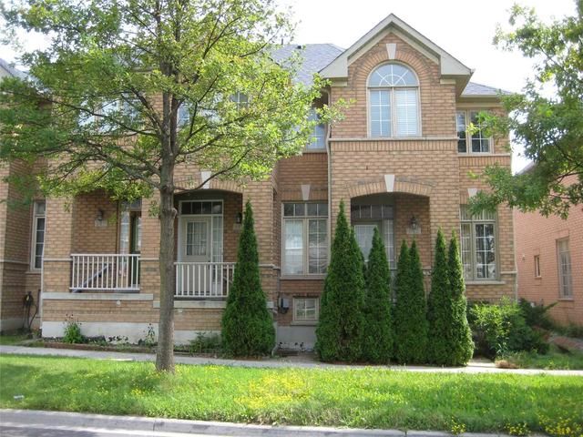 143 Bur Oak Ave, House attached with 3 bedrooms, 2 bathrooms and 1 parking in Markham ON | Image 1