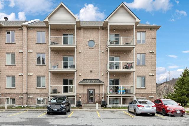 4 - 200 Rustic Hills Crescent, Condo with 2 bedrooms, 2 bathrooms and 2 parking in Ottawa ON | Image 3