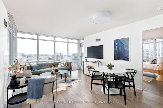 1512 - 15 Fort York Blvd, Condo with 2 bedrooms, 2 bathrooms and 1 parking in Toronto ON | Image 2