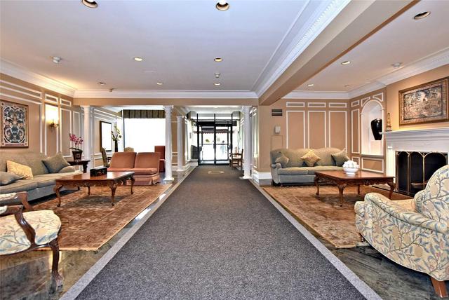 1520 - 32 Clarissa Dr, Condo with 2 bedrooms, 2 bathrooms and 2 parking in Richmond Hill ON | Image 2