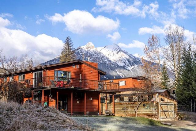 50 Cariboo Drive, House detached with 5 bedrooms, 3 bathrooms and 4 parking in Elkford BC | Image 24