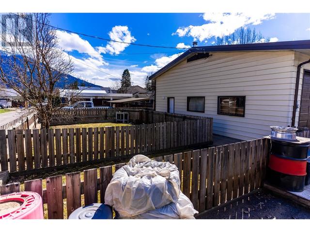 108 Ford Street, House detached with 3 bedrooms, 2 bathrooms and 2 parking in Revelstoke BC | Image 28