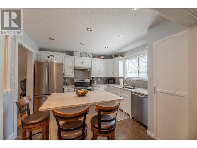 108 - 3315 Wilson Street, House attached with 3 bedrooms, 1 bathrooms and 2 parking in Penticton BC | Image 4