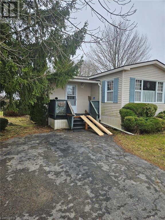 302694 Douglas Street, House detached with 2 bedrooms, 1 bathrooms and 4 parking in West Grey ON | Image 5