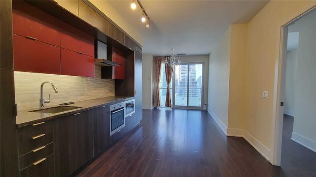 4309 - 300 Front St W, Condo with 2 bedrooms, 2 bathrooms and 1 parking in Toronto ON | Image 2