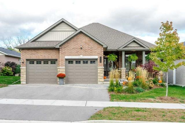 1540 Cahill Dr, House detached with 2 bedrooms, 3 bathrooms and 6 parking in Peterborough ON | Image 1