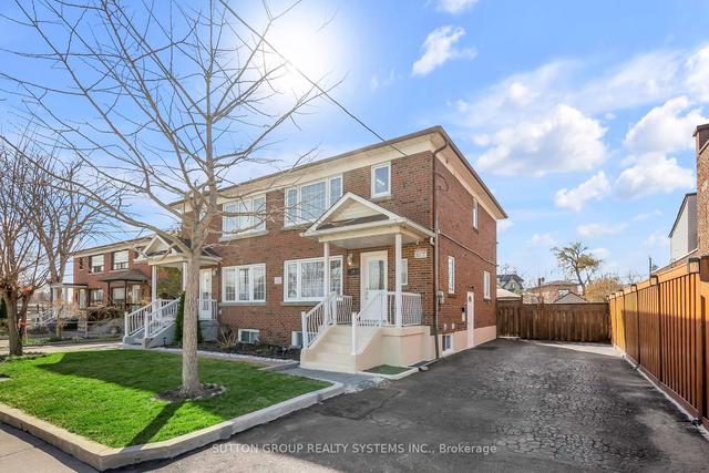 17 Arthur St, House semidetached with 3 bedrooms, 2 bathrooms and 3 parking in Toronto ON | Image 34