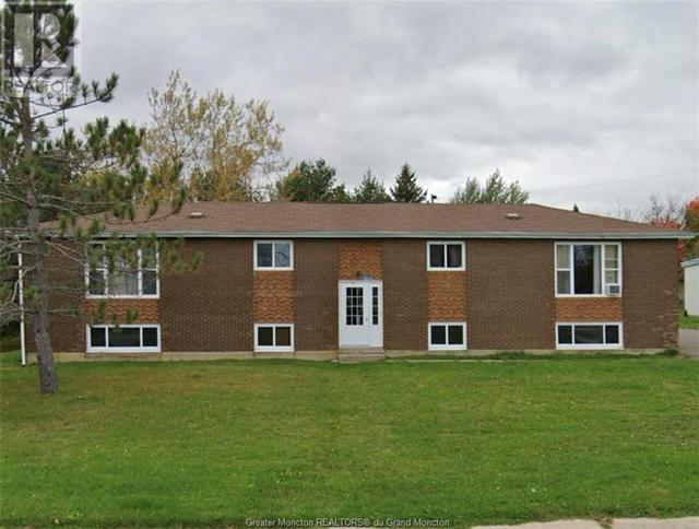 9264 Main St, House other with 8 bedrooms, 4 bathrooms and null parking in Richibucto NB | Image 1