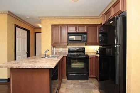 408 - 18 Valley Woods Rd, Condo with 2 bedrooms, 2 bathrooms and 1 parking in Toronto ON | Image 2