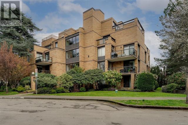 101 - 1280 Newport Ave, Condo with 2 bedrooms, 2 bathrooms and 1 parking in Oak Bay BC | Image 31