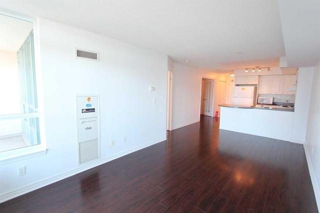 2005 - 17 Barberry Pl, Condo with 1 bedrooms, 2 bathrooms and 1 parking in Toronto ON | Image 4