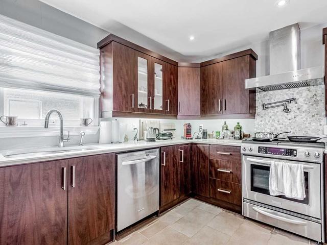 30 Ashmore Ave, House detached with 3 bedrooms, 2 bathrooms and 4 parking in Toronto ON | Image 23