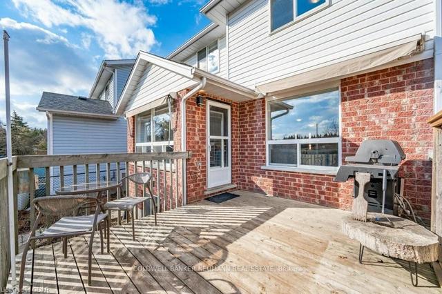 71 Waxwing Cres, House detached with 3 bedrooms, 3 bathrooms and 3 parking in Guelph ON | Image 11