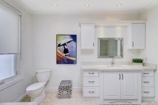 307 Sumach St, House detached with 2 bedrooms, 3 bathrooms and 2 parking in Toronto ON | Image 13