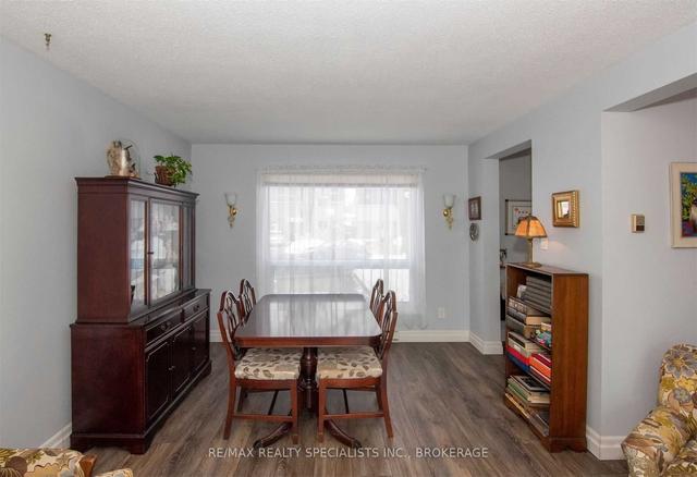 23 Homer Sq, House detached with 3 bedrooms, 1 bathrooms and 2 parking in Brampton ON | Image 2