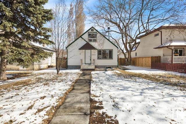11631 128 St Nw, House detached with 4 bedrooms, 2 bathrooms and null parking in Edmonton AB | Image 2