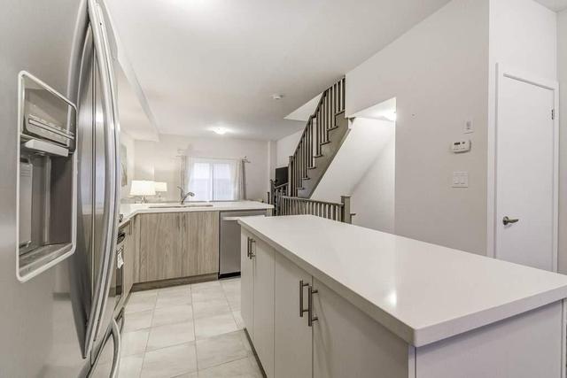 7 Markle Cres, Townhouse with 3 bedrooms, 3 bathrooms and 2 parking in Hamilton ON | Image 29
