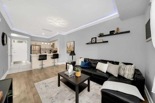 210 - 9973 Keele St, Condo with 1 bedrooms, 1 bathrooms and 1 parking in Vaughan ON | Image 2