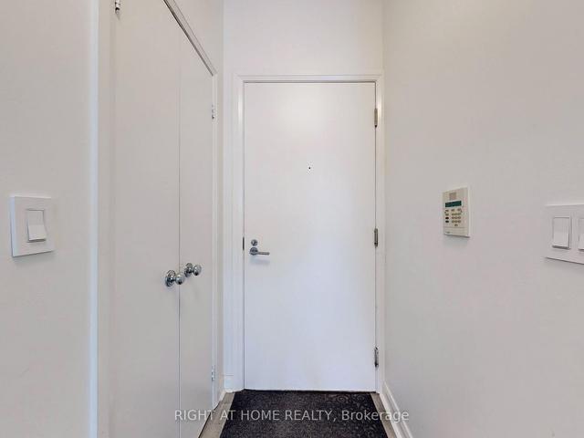 1702 - 111 Elizabeth St, Condo with 1 bedrooms, 1 bathrooms and 1 parking in Toronto ON | Image 33