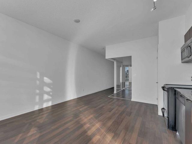 ph01 - 38 Joe Shuster Way, Condo with 2 bedrooms, 2 bathrooms and 1 parking in Toronto ON | Image 3