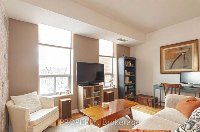 313 - 485 Rosewell Ave, Condo with 1 bedrooms, 1 bathrooms and 1 parking in Toronto ON | Image 2