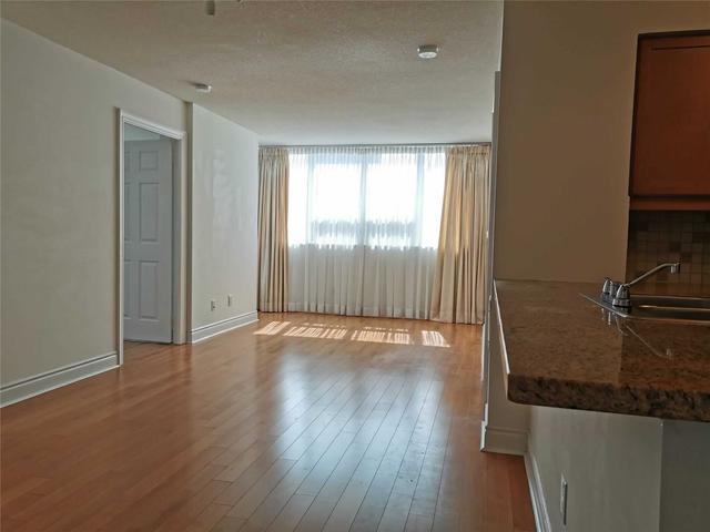 326 - 25 Greenview Ave, Condo with 3 bedrooms, 2 bathrooms and 1 parking in Toronto ON | Image 8