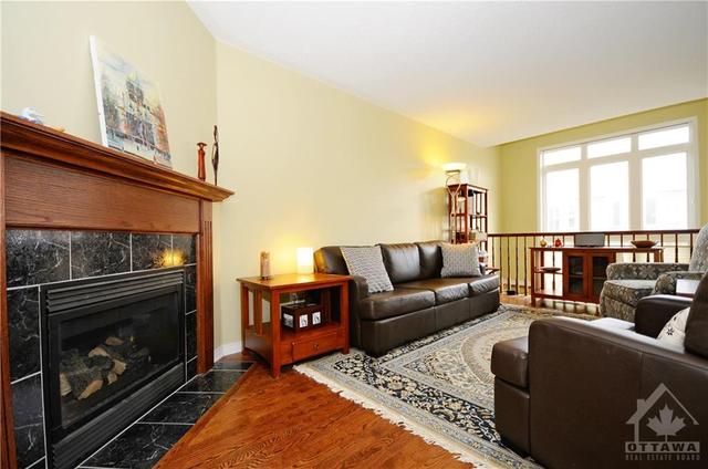 220 Freedom Private, Townhouse with 3 bedrooms, 3 bathrooms and 2 parking in Ottawa ON | Image 2